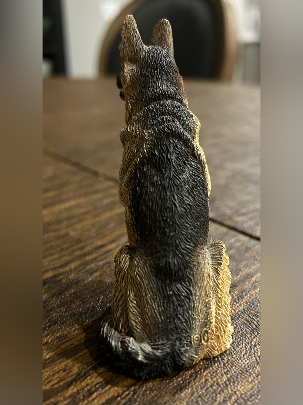 Hand-Painted German Shepherd Sculpture in Brown and Black - Picture 4 of 7